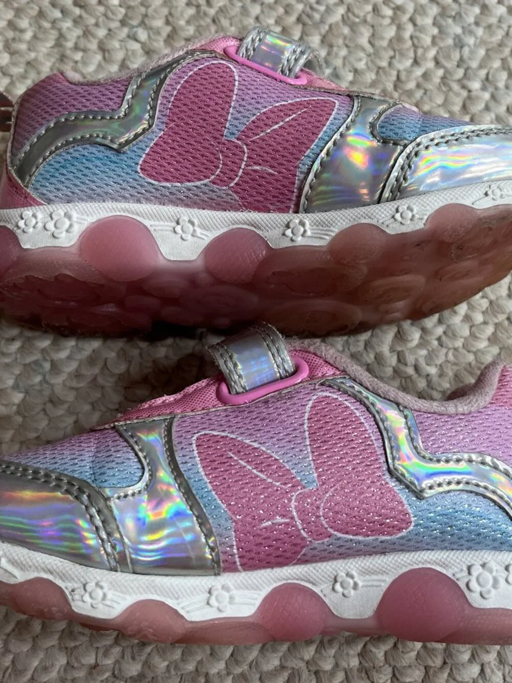 LIGHT UP Disney Minnie Mouse Little Girl’s Size 7 Sneakers Shoes Kids - Picture 5 of 12